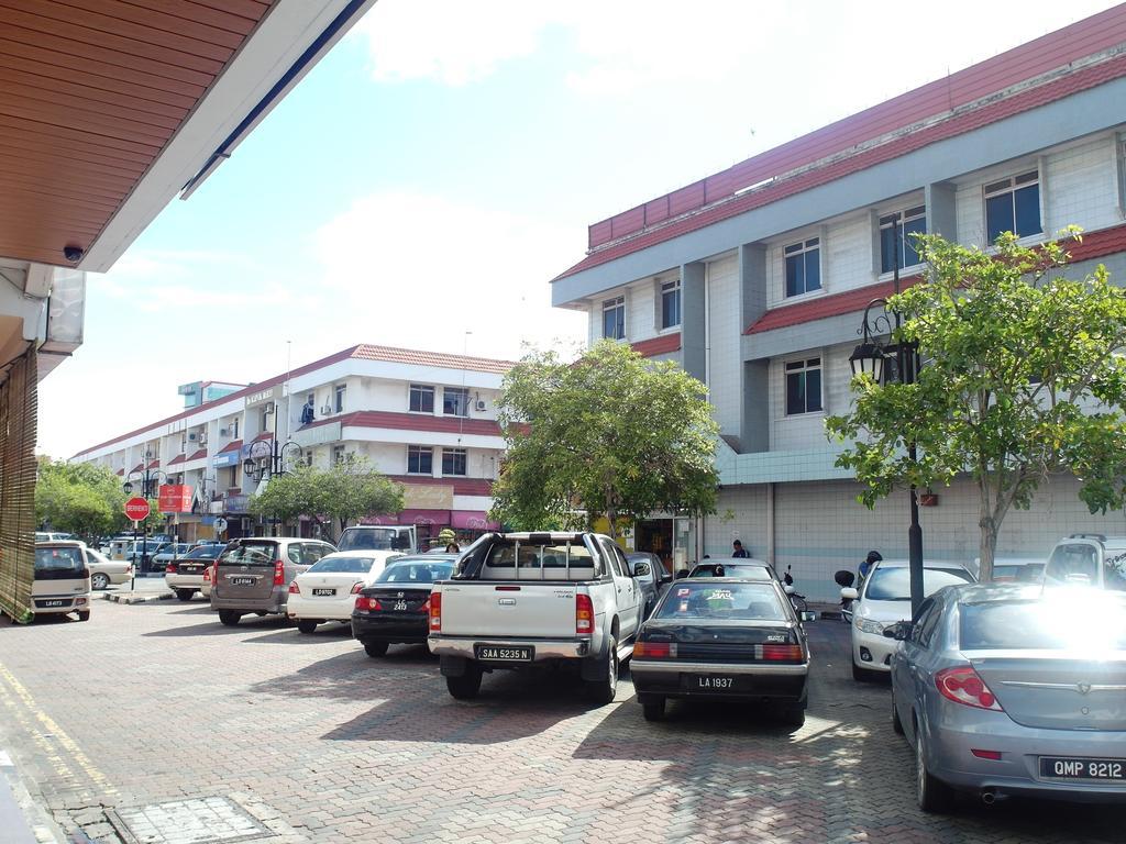 Transit Hotel Labuan Bagian luar foto