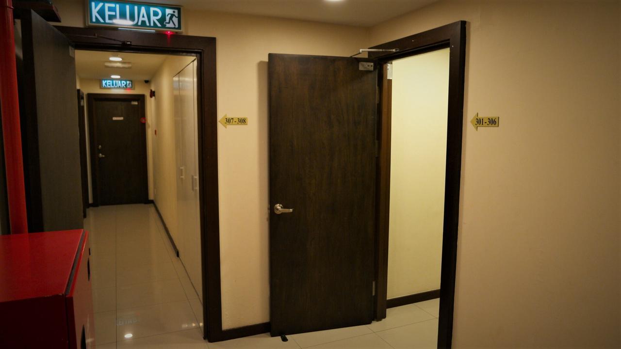Transit Hotel Labuan Bagian luar foto
